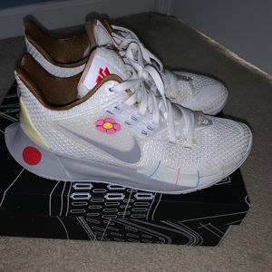 Nike Kyrie 2 Low Sandy Cheeks